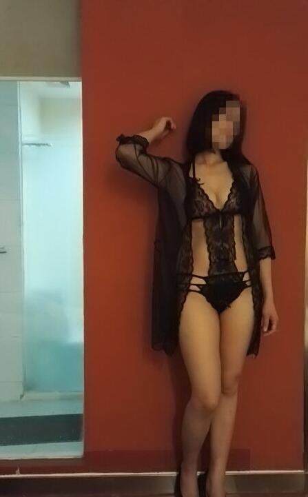 胸大皮肤好美媚